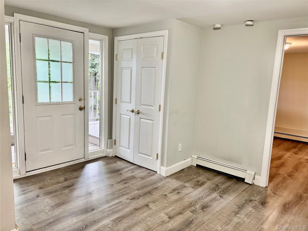 108 Old Country Rd - Photo 3 of 8