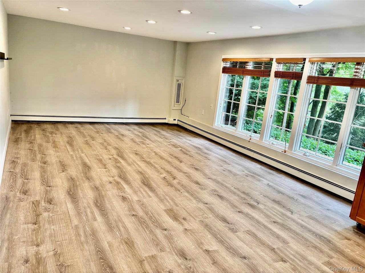 108 Old Country Rd - Photo 4 of 8