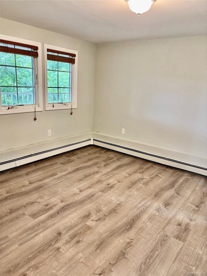 108 Old Country Rd - Photo 6 of 8