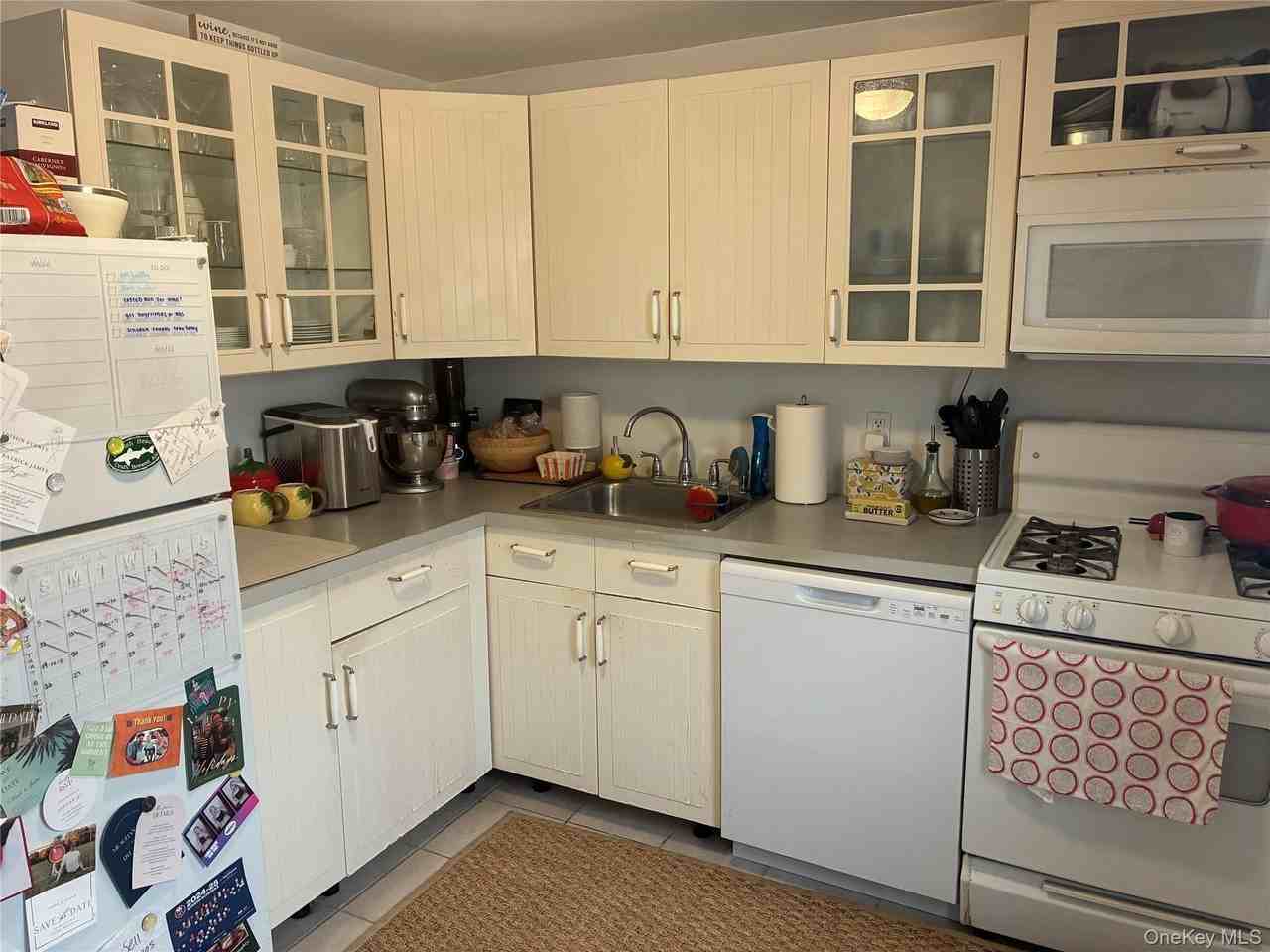 375 W Fulton St - Photo 3 of 7