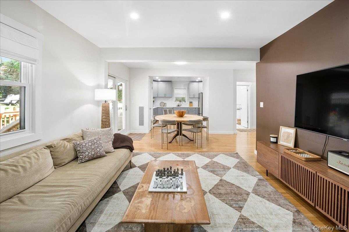 25 Van Duzen Pl - Photo 6 of 28