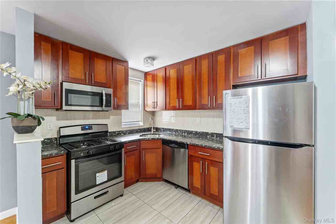 3101 42nd St - Photo 4 of 6