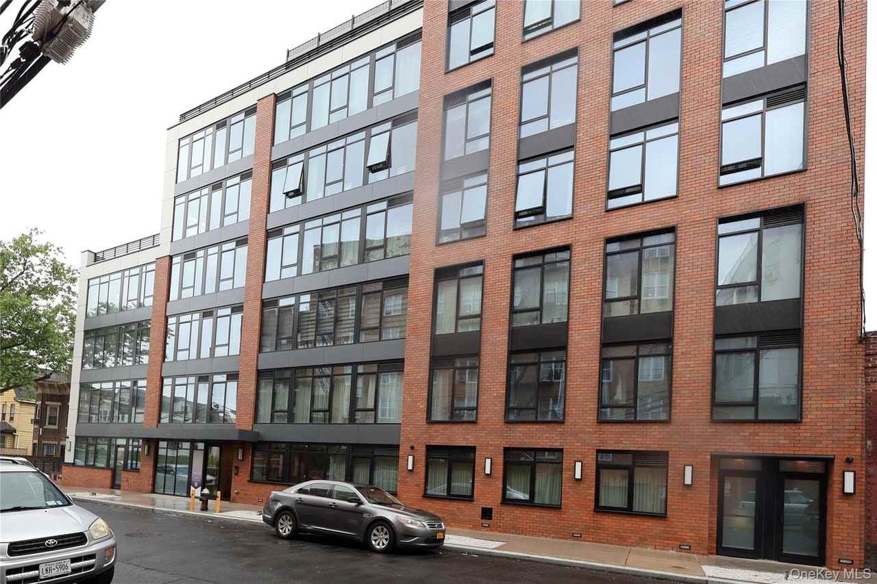 4022 61st St #2K