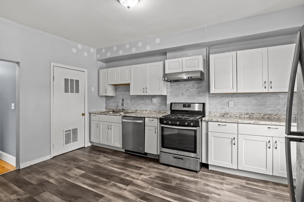 26 Alpine Pl #2 - Photo 2 of 10