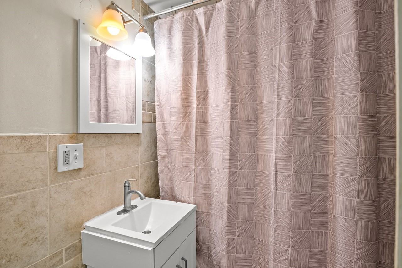26 Alpine Pl #2 - Photo 3 of 10