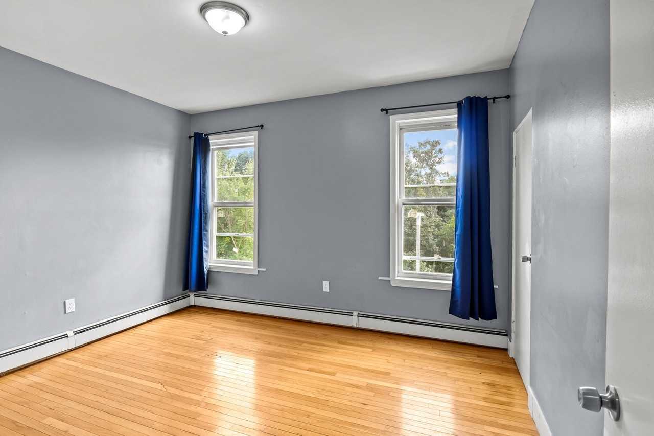 26 Alpine Pl #2 - Photo 4 of 10