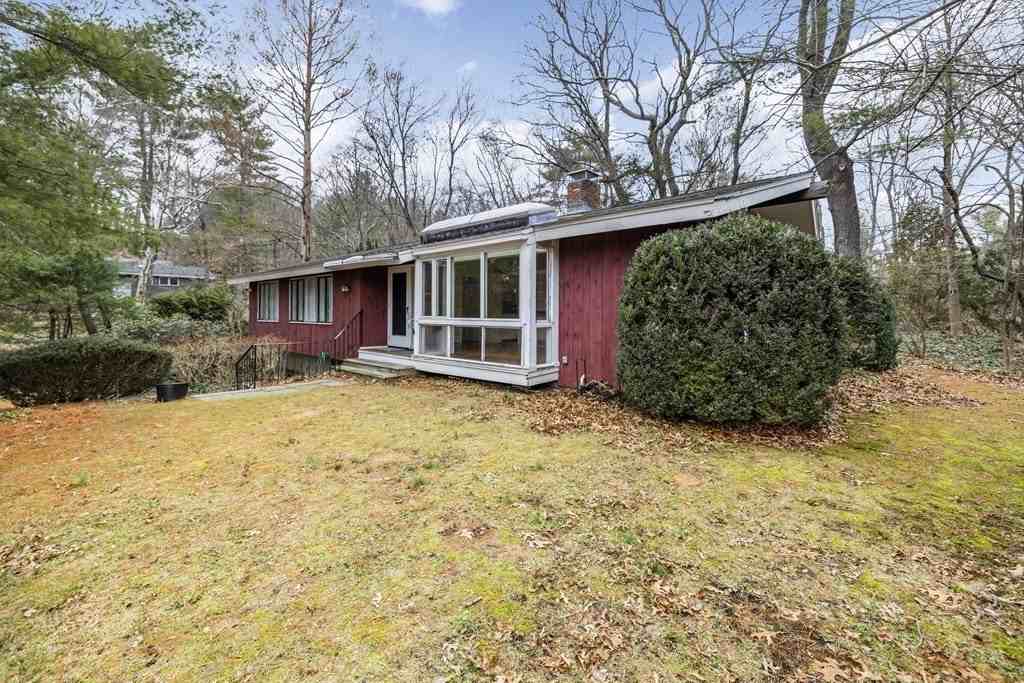 9 Peacock Farm Rd - Photo 2 of 21