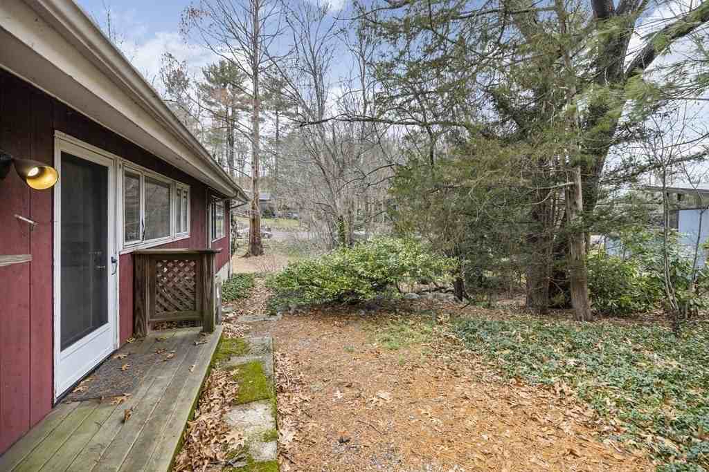 9 Peacock Farm Rd - Photo 3 of 21