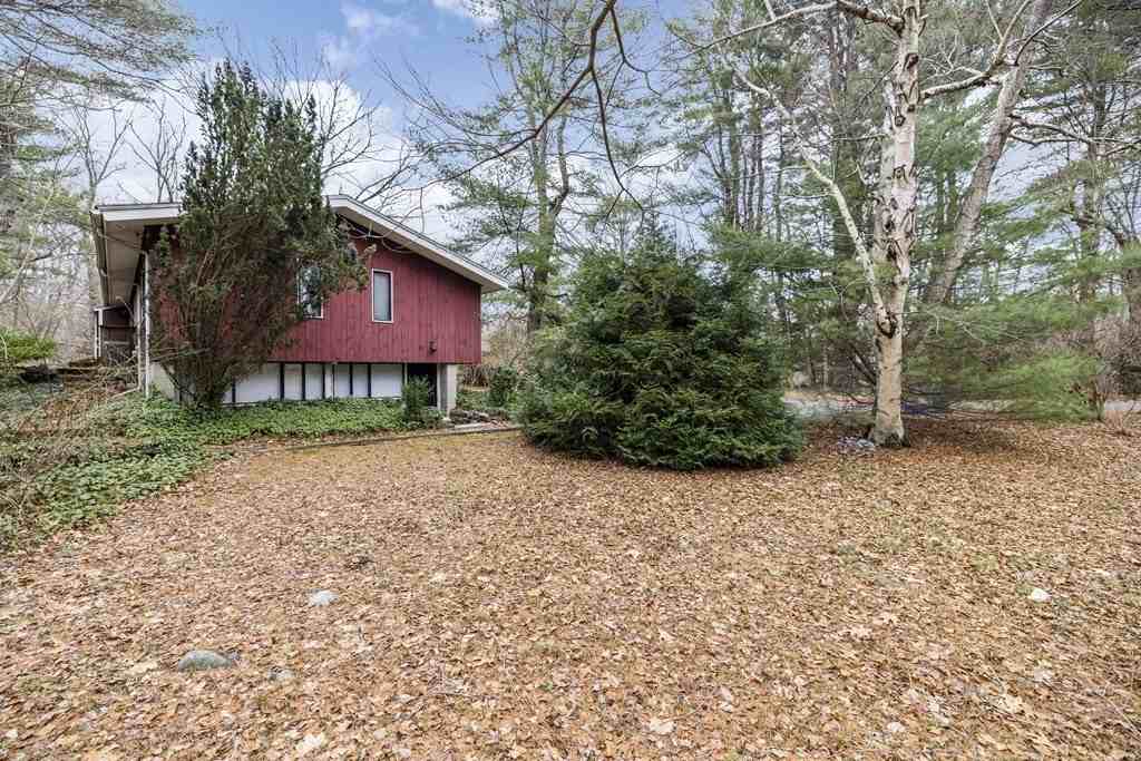 9 Peacock Farm Rd - Photo 4 of 21