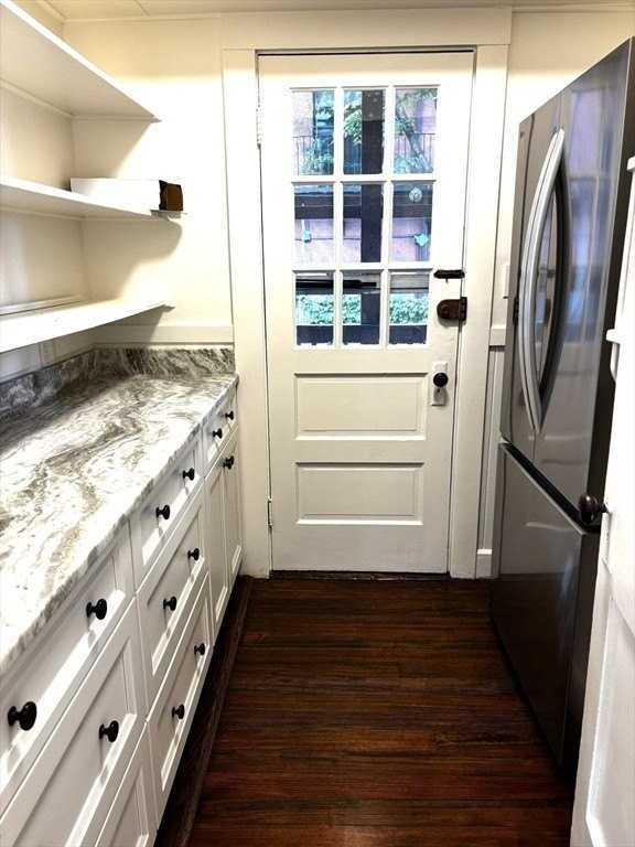 840 E Broadway #1 - Photo 7 of 24
