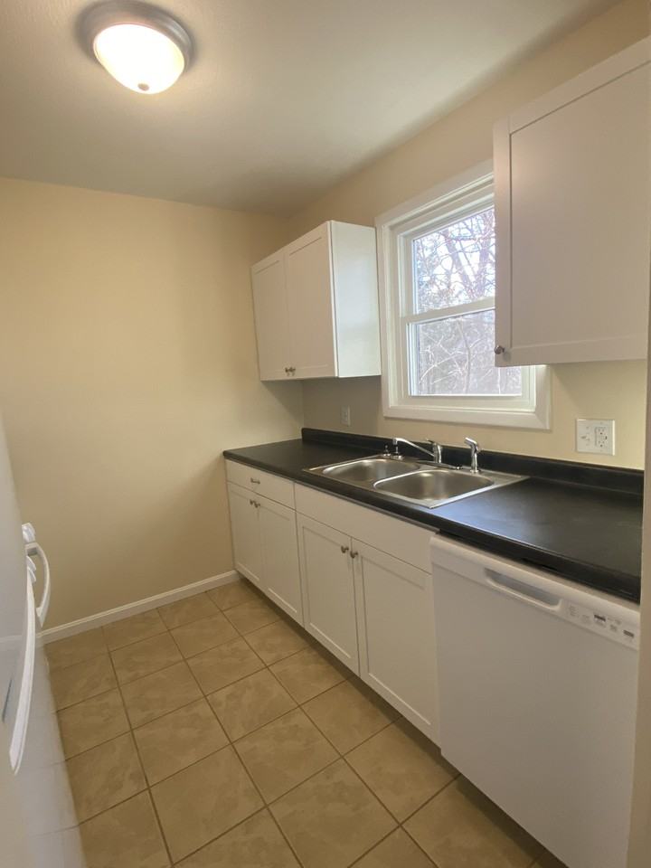 426 Colchester Ave #6 - Photo 2 of 18