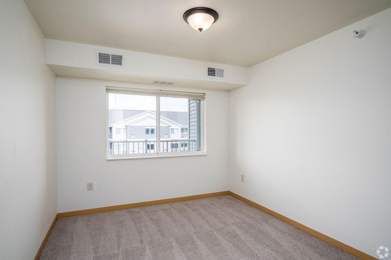 Hickory Grove Apartments (A) - Photo 6 of 24