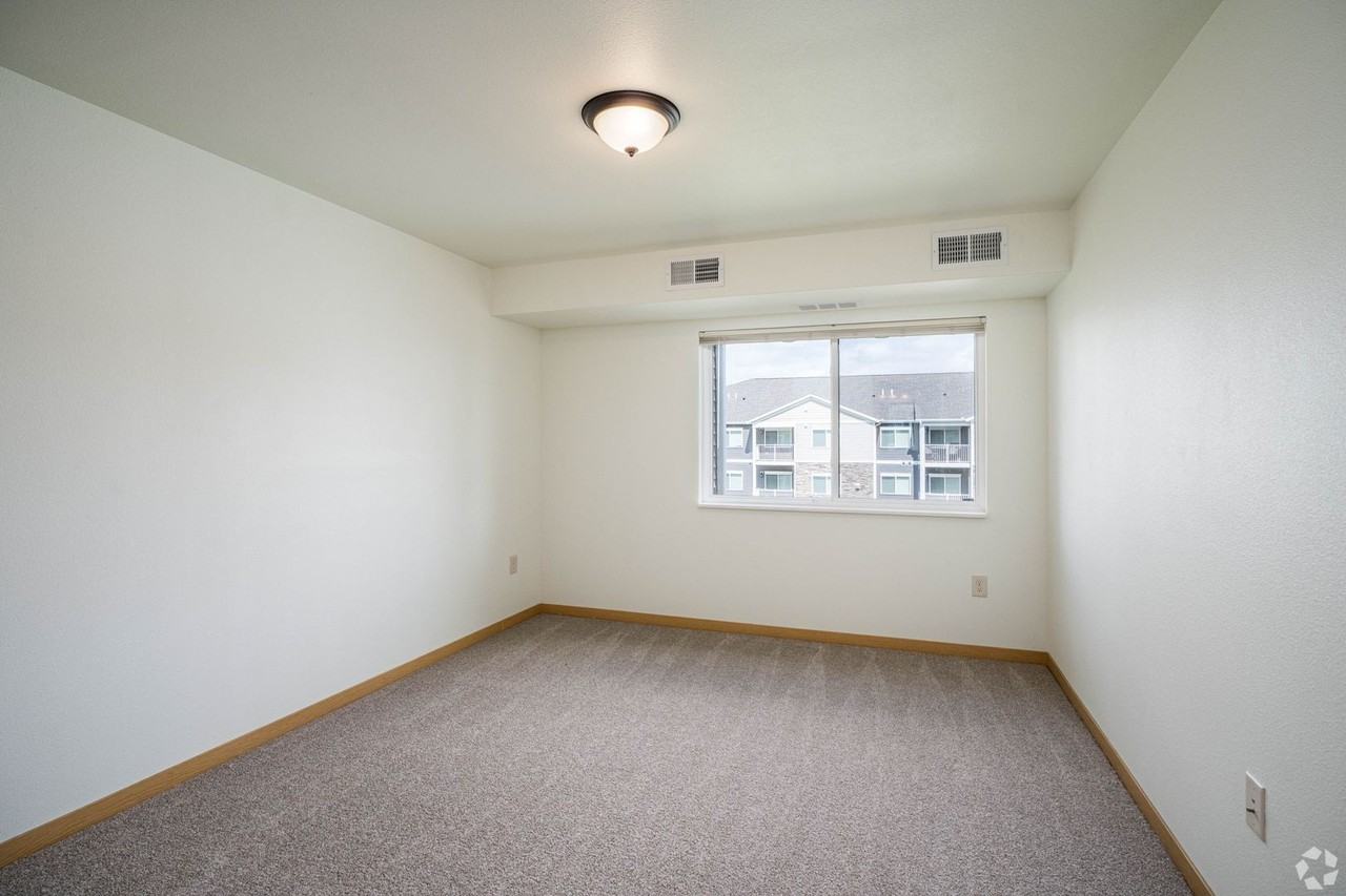 Hickory Grove Apartments (A) - Photo 7 of 24