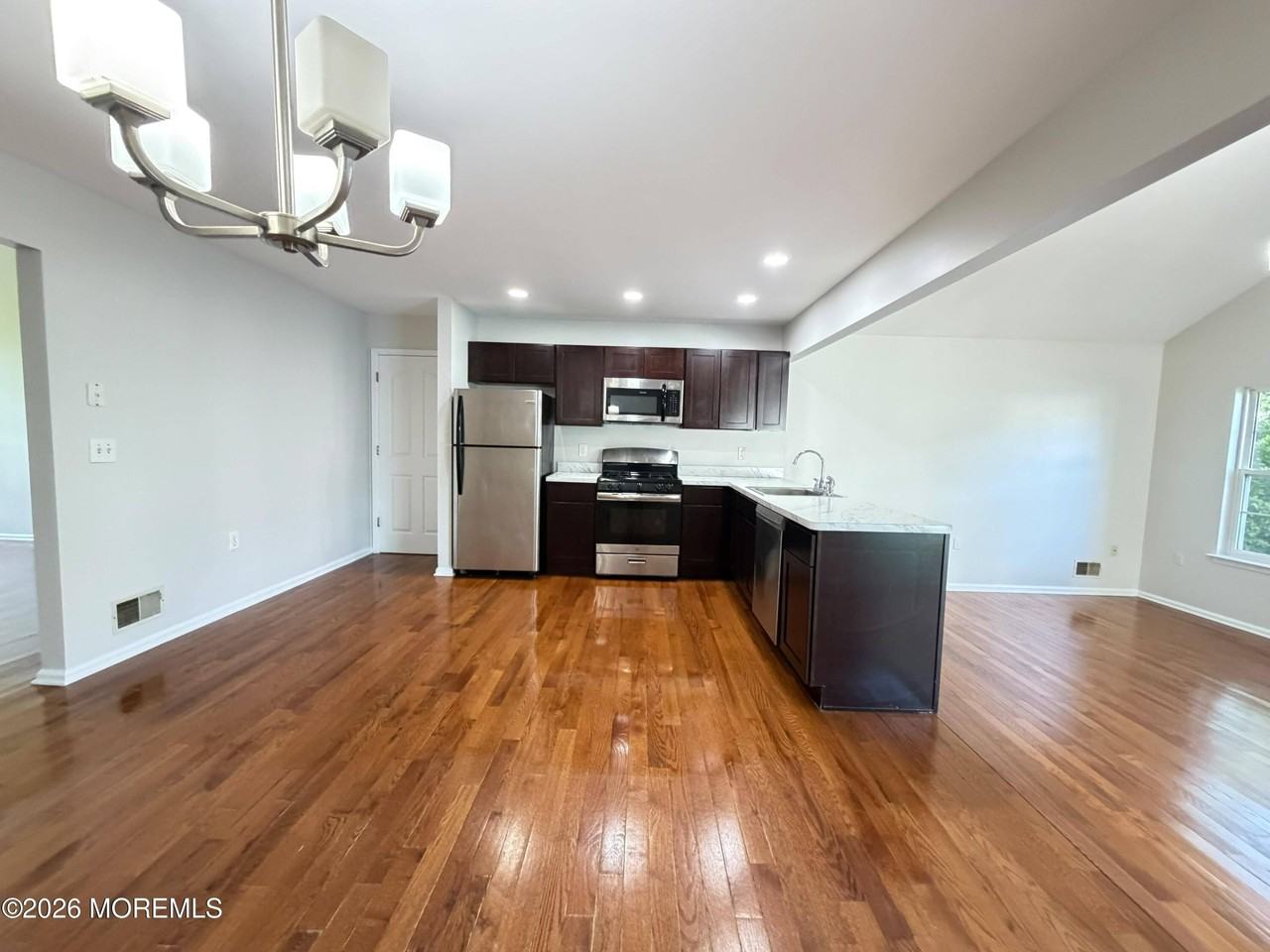 297 Mermaid Dr - Photo 5 of 19