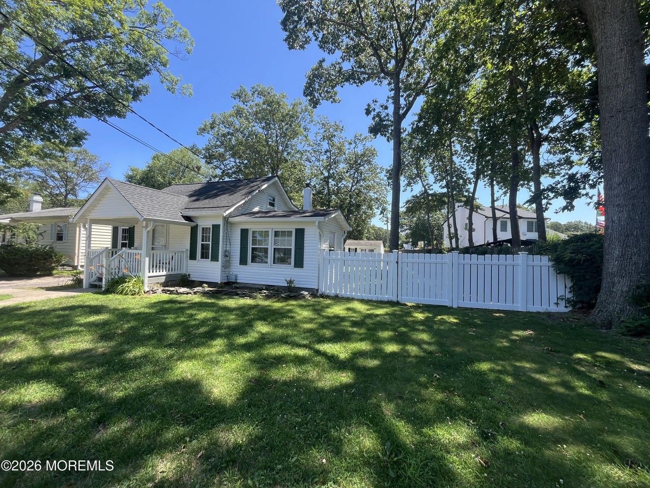 22 Locust Ct - Photo 2 of 17