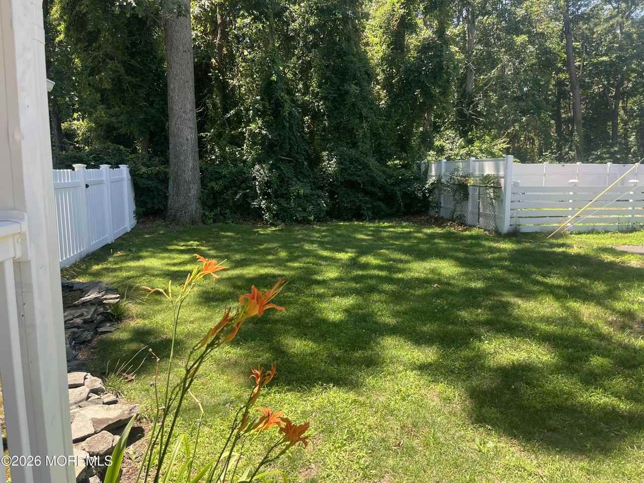 22 Locust Ct - Photo 6 of 17