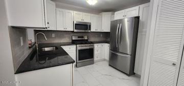 featured image of 101 Hyacinth Ln