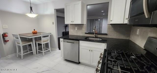 101 Hyacinth Ln - Photo 3 of 9