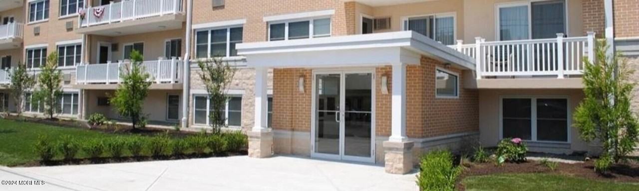 200 Ocean Park Ave #1C - Photo 4 of 29
