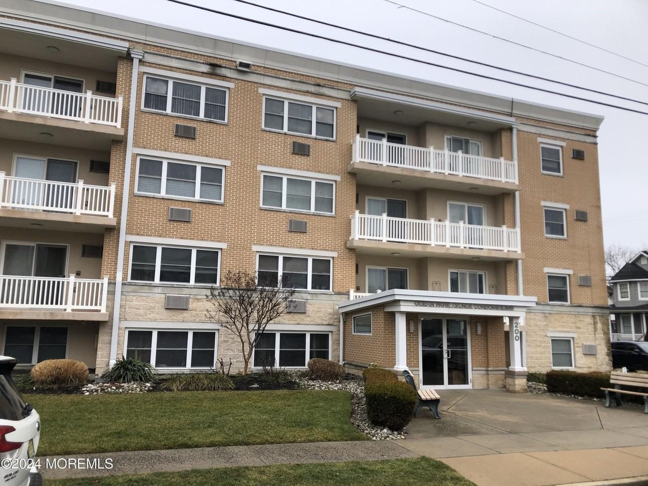 200 Ocean Park Ave #1C - Photo 7 of 29