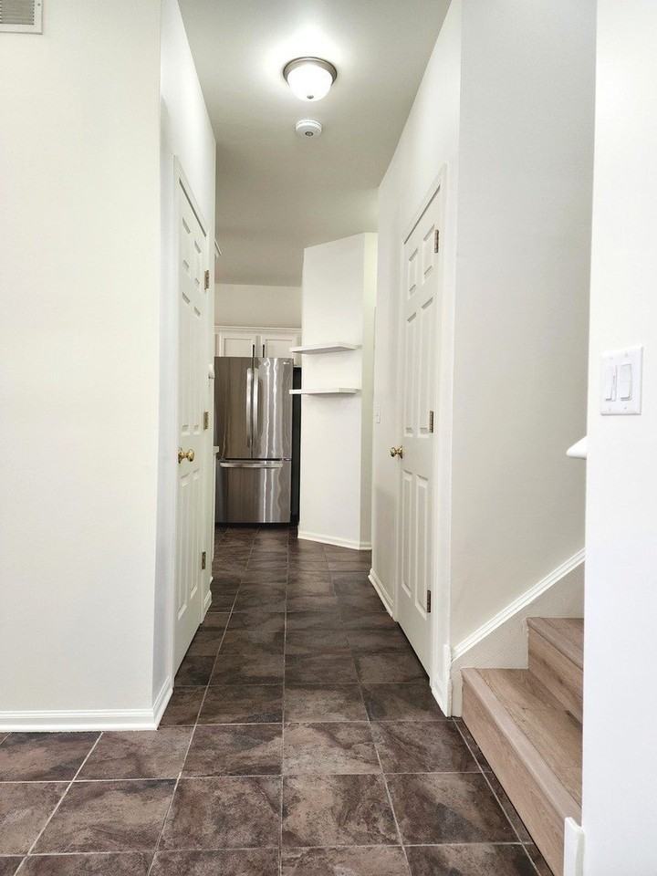 2884 Falling Waters Ln - Photo 4 of 24