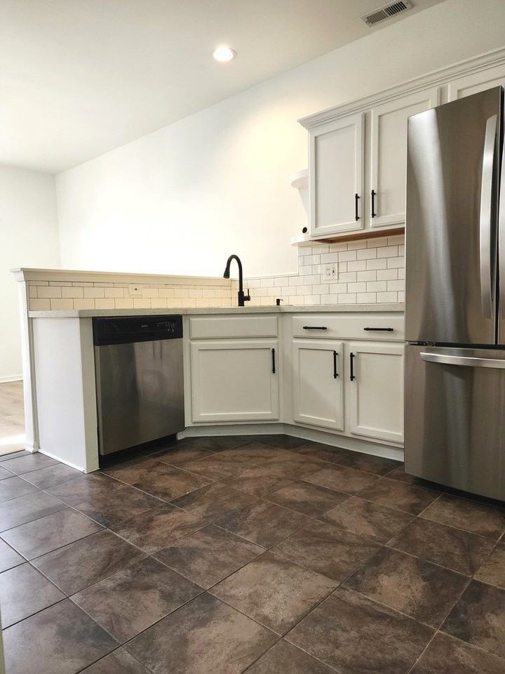 2884 Falling Waters Ln - Photo 7 of 24
