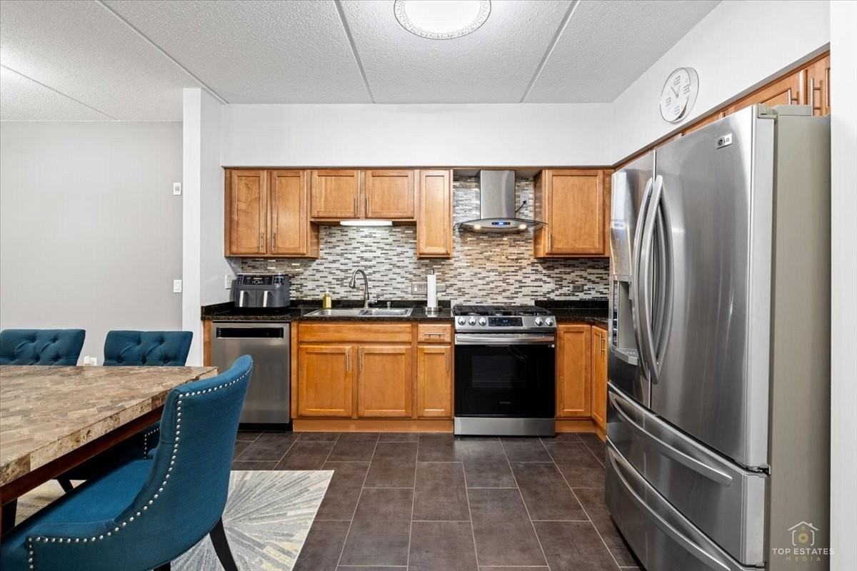 3501 Wellington Ct #203 - Photo 3 of 33