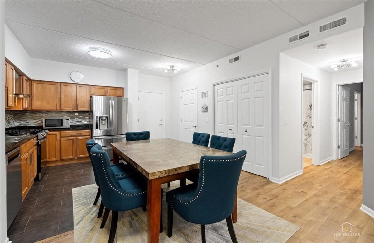 3501 Wellington Ct #203 - Photo 7 of 33
