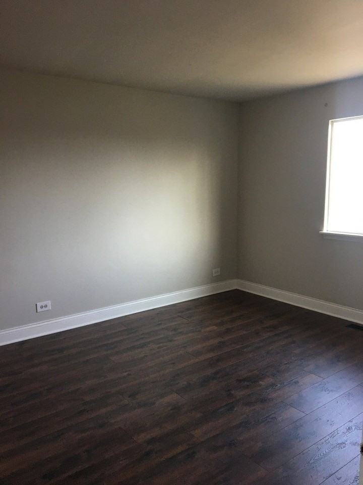 1120 Norwood Ln - Photo 2 of 7