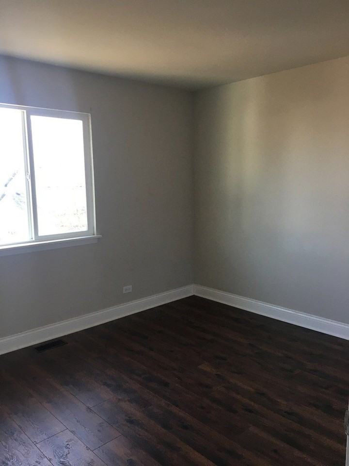1120 Norwood Ln - Photo 4 of 7