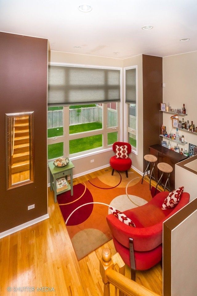 4251 W Montrose Ave - Photo 3 of 14