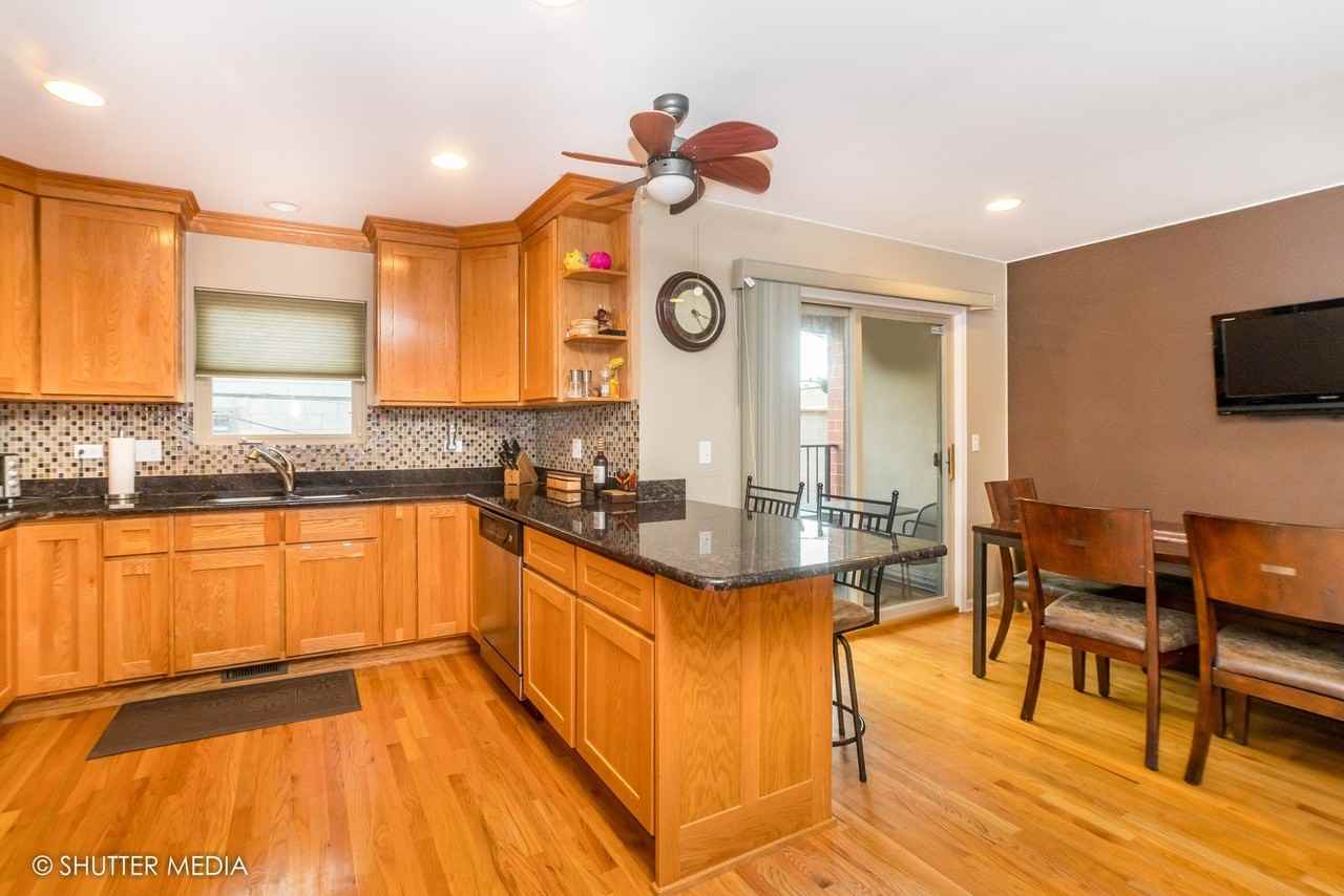 4251 W Montrose Ave - Photo 5 of 14