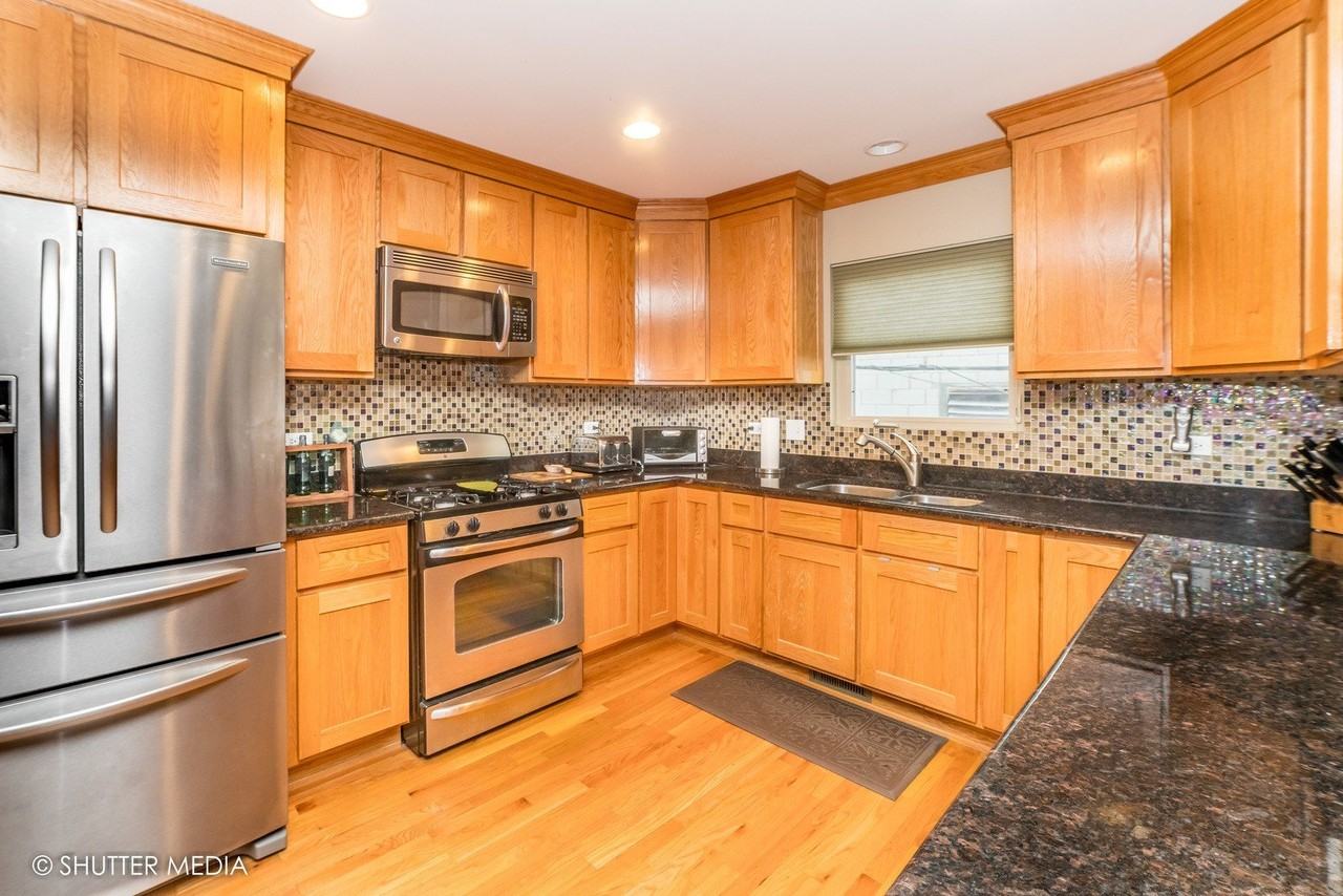 4251 W Montrose Ave - Photo 6 of 14