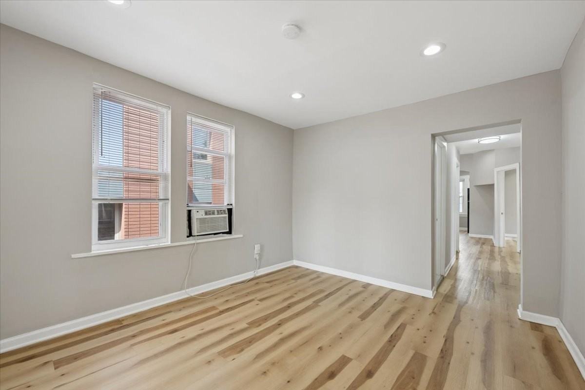 545 N Drake Ave #2 - Photo 3 of 20