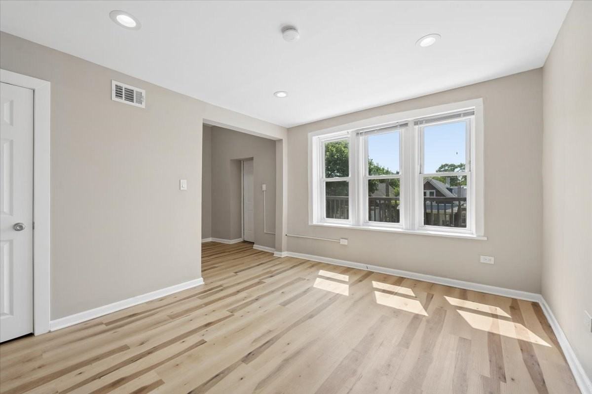 545 N Drake Ave #2 - Photo 7 of 20