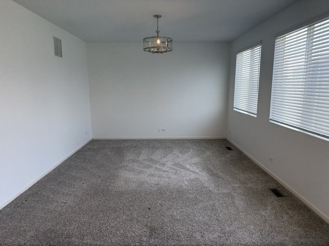 345 Hemlock Ln - Photo 5 of 19