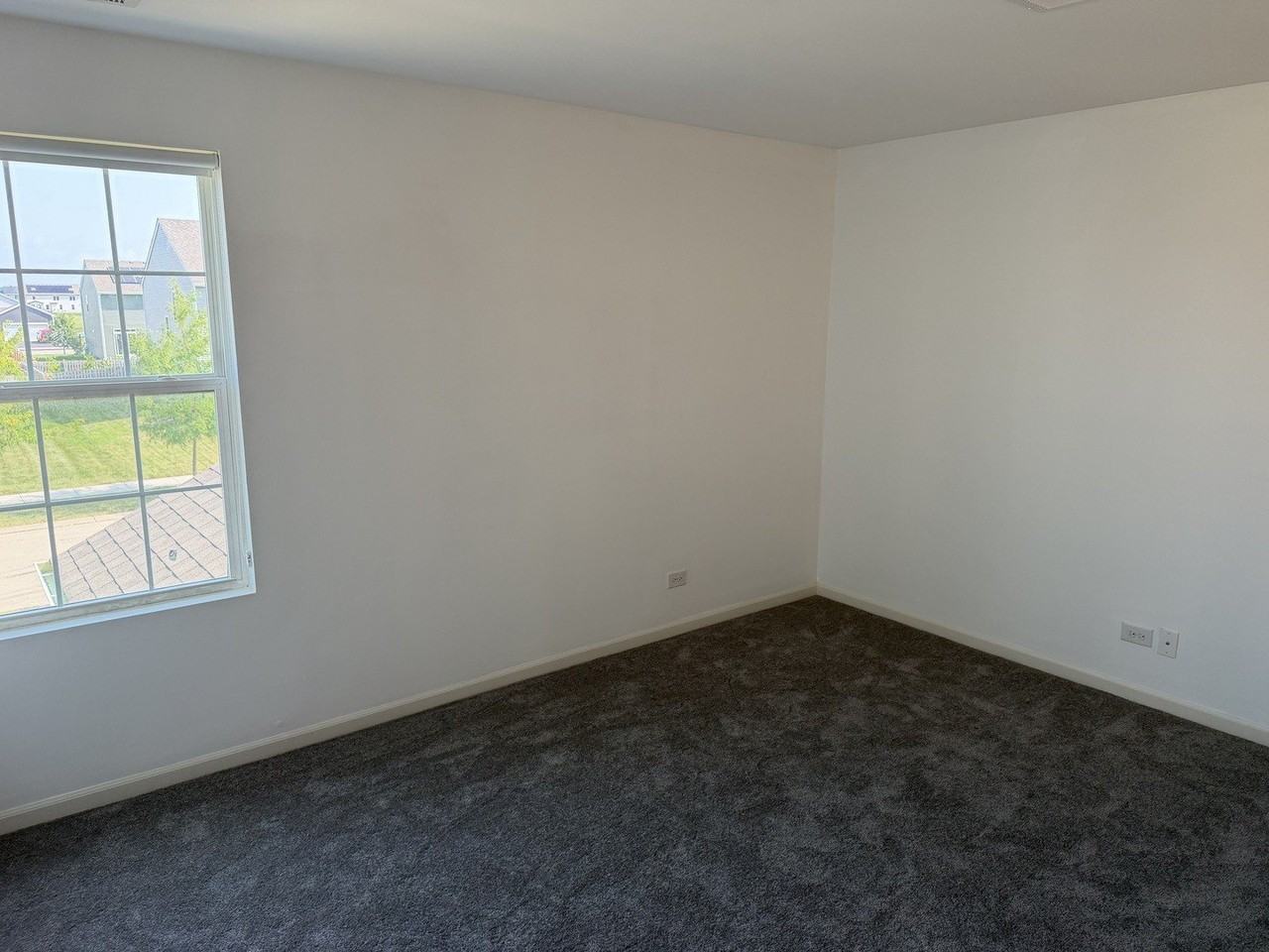 345 Hemlock Ln - Photo 7 of 19