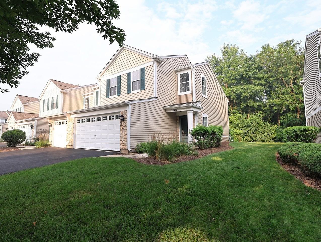 2607 Oak Tree Ln #2607 - Photo 2 of 29