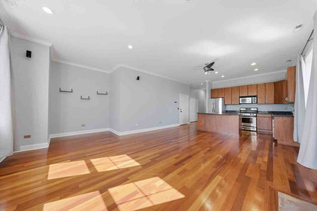 2204 N Natchez Ave #3N - Photo 5 of 21