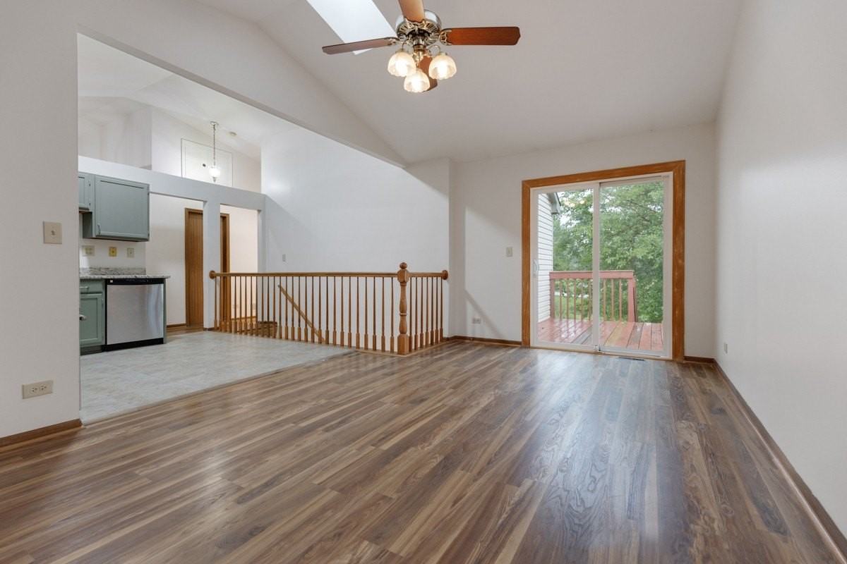 1791 Barnhill Dr - Photo 7 of 33