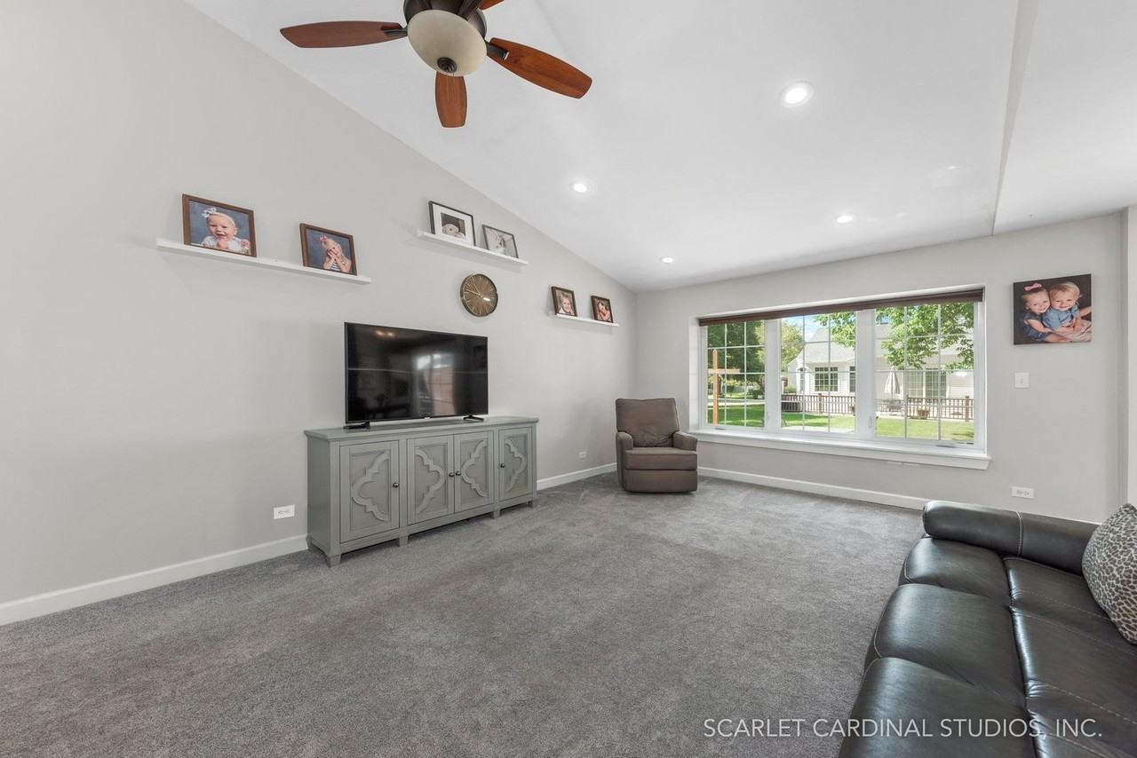 3120 Gresham Ln W - Photo 4 of 16