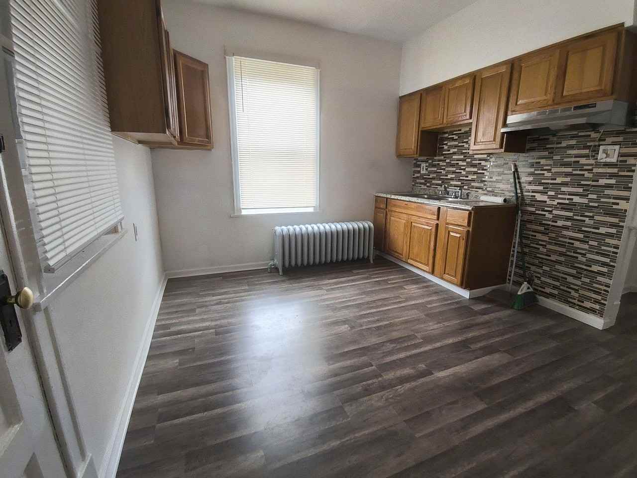 2542 W 64th St #1 - Photo 5 of 8