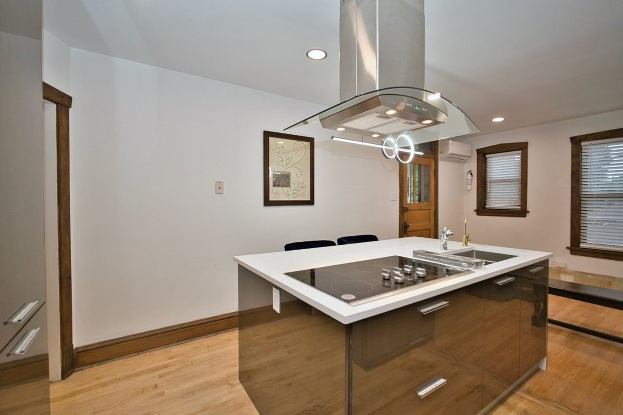 2437 W North Shore Ave #2 - Photo 7 of 47