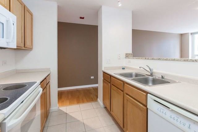 345 N La Salle Dr #2004 - Photo 4 of 11
