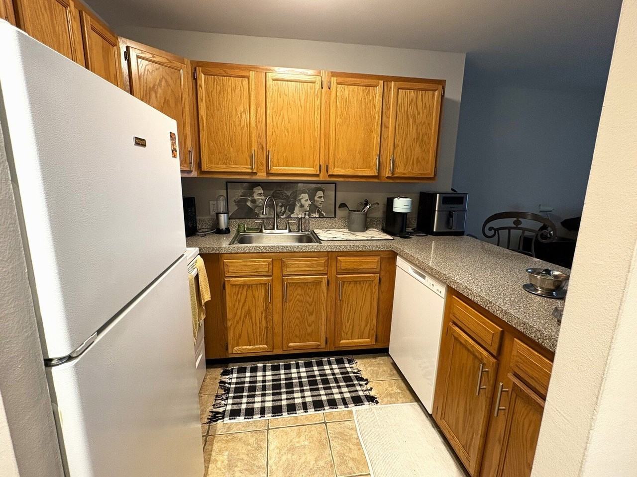 5810 Oakwood Dr #5C - Photo 4 of 10
