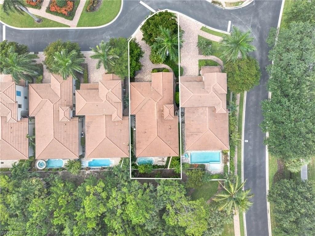 7890 Allende Ln - Photo 6 of 37