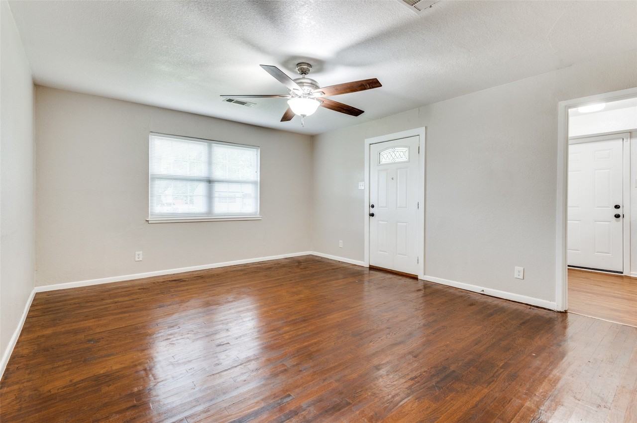 118 Nichols St - Photo 3 of 13