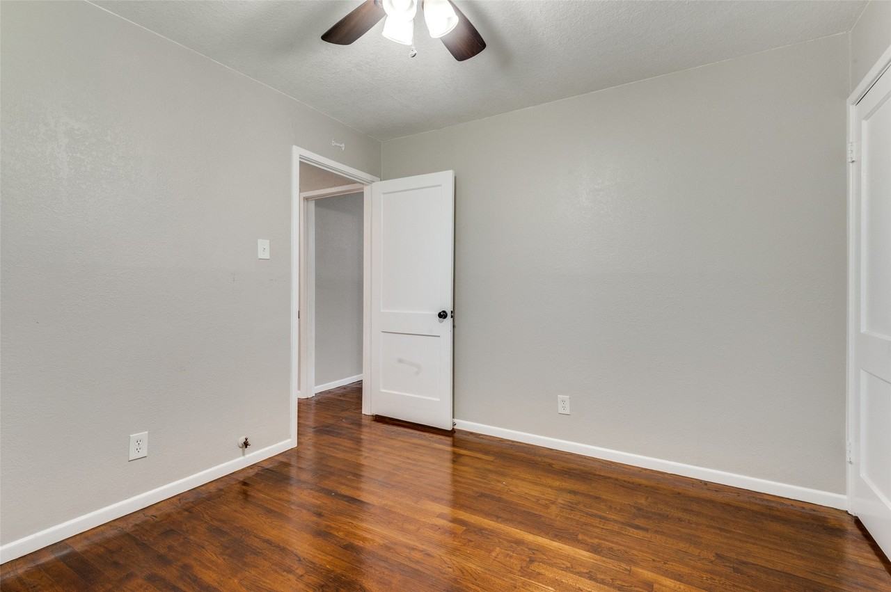 118 Nichols St - Photo 7 of 13