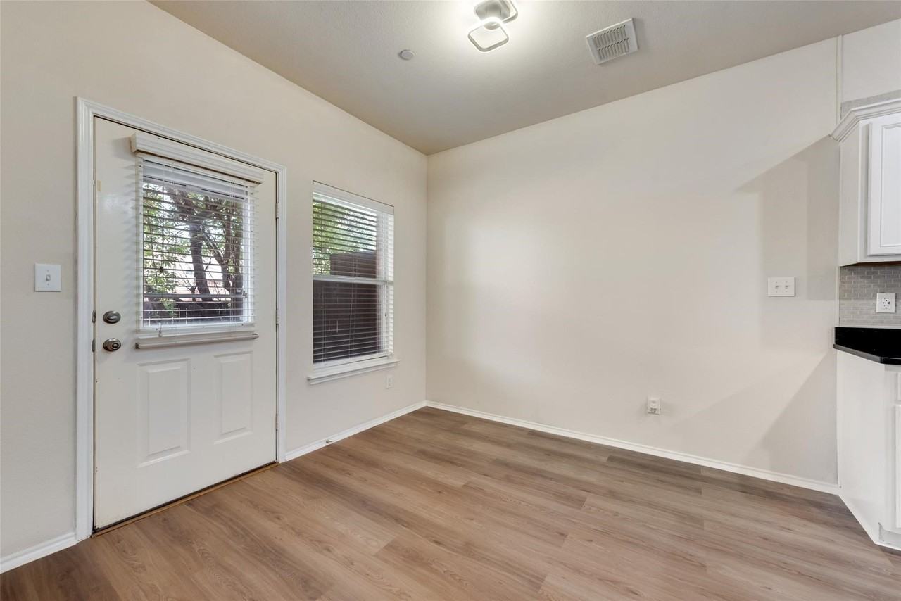 4541 Woodsboro Ln - Photo 5 of 26