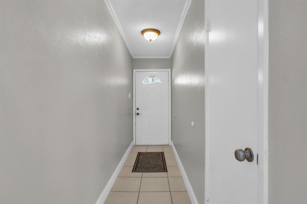 6921 Windy Hill Rd - Photo 6 of 22